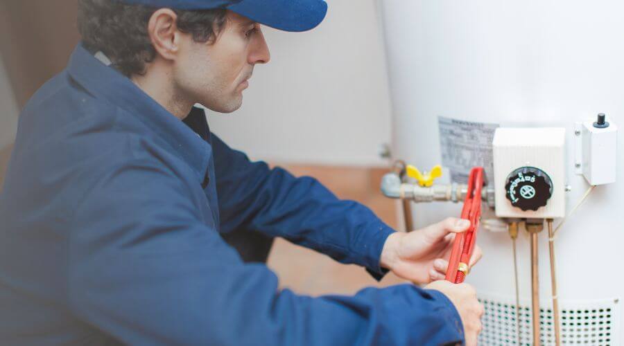 Professional emergency plumbing in La Harpe, KS